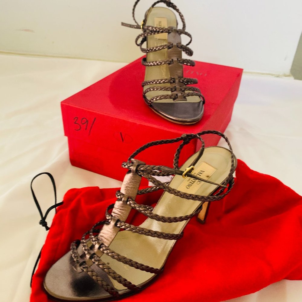 Valentino  Garavani Sandal Size 39/9